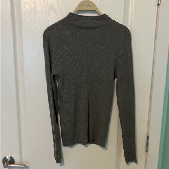 Grey Lightweight Knit Long Sleeve Top - Picture 3 of 6